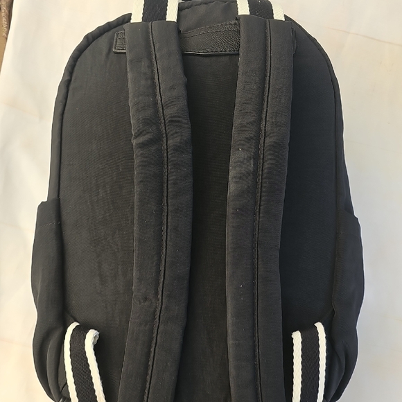 Classic Black Canvas Backpack with Contrast Straps - Picture 3 of 7